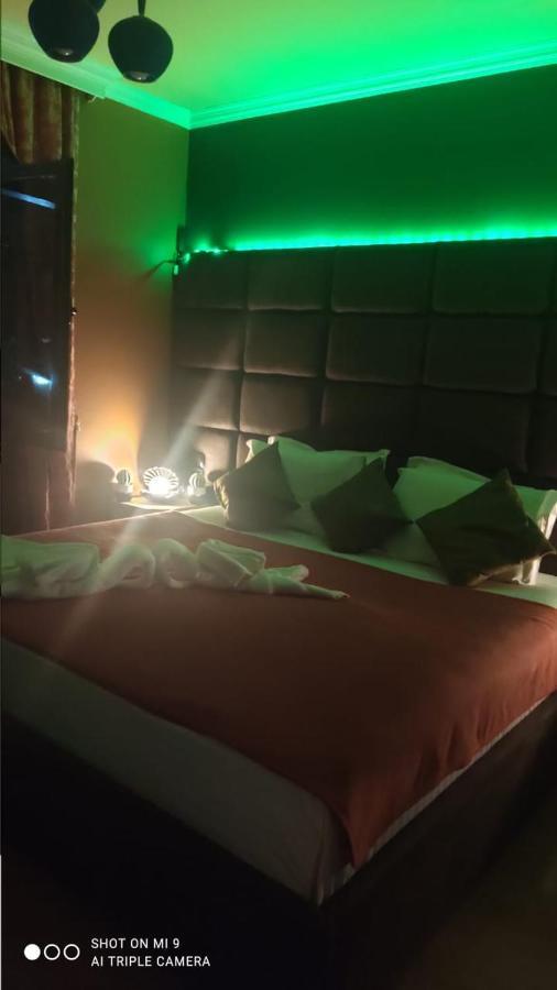 Orange Hotell *